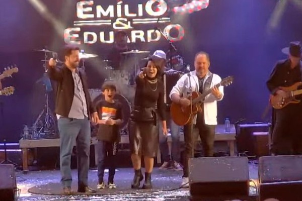 Prefeito Falcão e Vice Sandra cantam com Emílio e Eduardo no encerramento da Fenapraça 2023; veja ao vivo