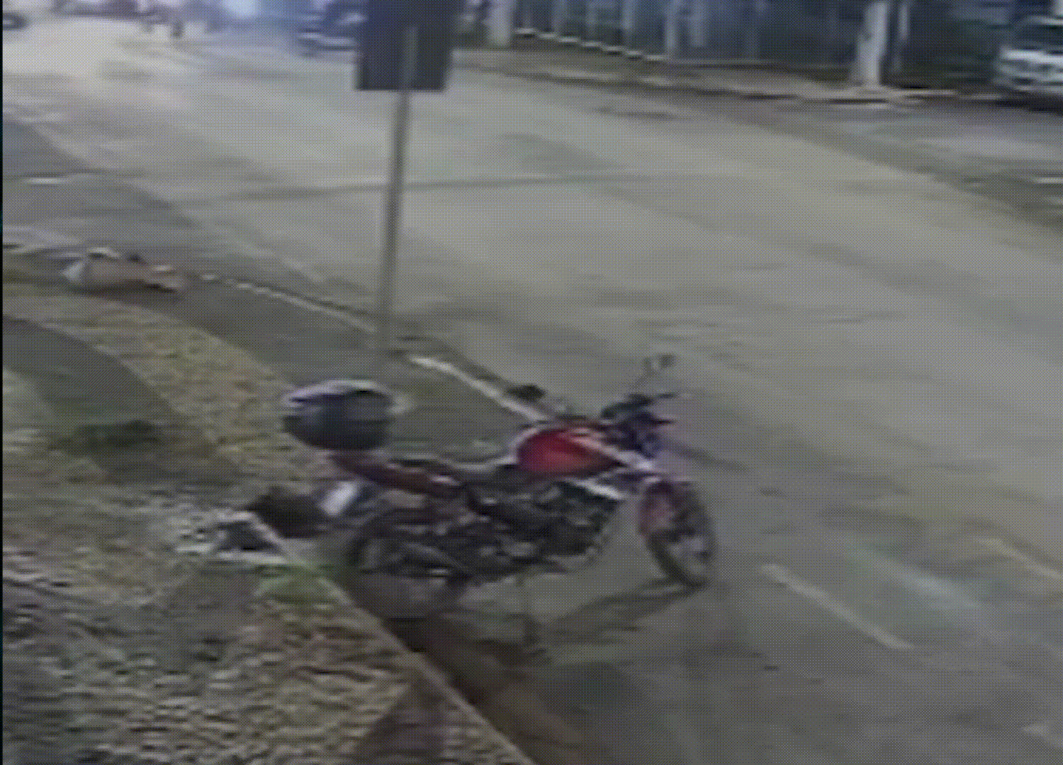 Vídeo mostra acidente inusitado entre duas motocicletas no centro de Patos de Minas; veja