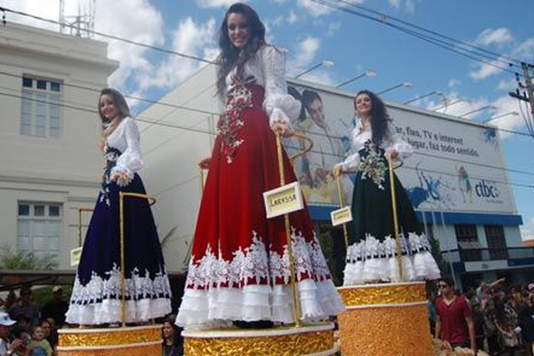 Desfile Cívico mostra as riquezas de Patos de Minas em seus 119 anos de história