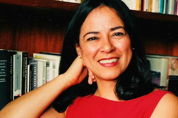 Escritora patense Maria Esther Maciel é eleita para a Academia Mineira de Letras