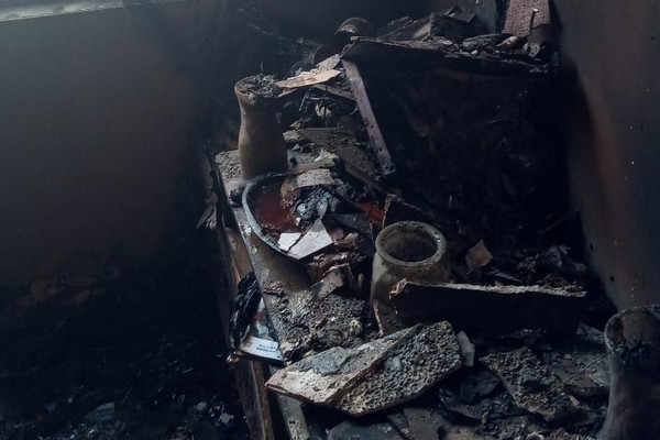 Imagens mostram como ficou apartamento incendiado por criança de 11 anos posta de castigo