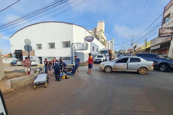Condutora e passageira de moto ficam feridas em mais um acidente na rua Gabriel Pereira
