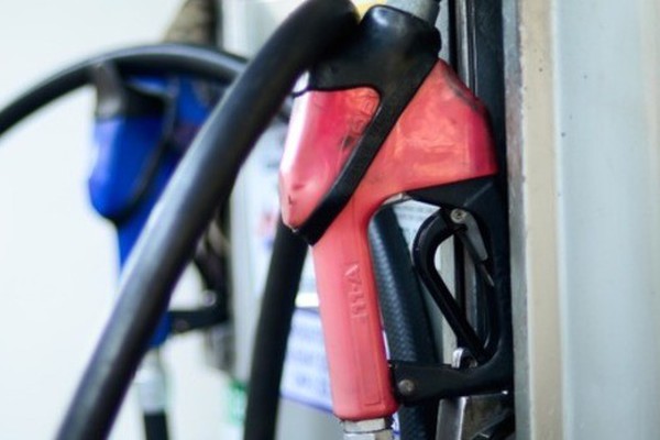 Aplicativo em Minas Gerais mostra o menor preço de combustíveis nos postos mais próximos