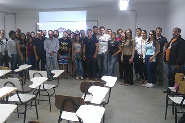Universitários de Engenharia Civil da FPM participam de palestra com Engenheiro da Tigre