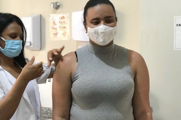 Prefeitura de São Gonçalo do Abaeté inicia a vacinação de adolescentes de 12 a 17 anos