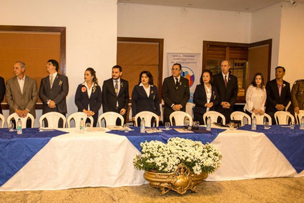 Em reunião festiva, Rotary Club Patos de Minas dá posse à nova diretoria 2018/2019