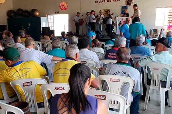 Congresso ressalta o papel cultural e religioso das Folias de Reis em Patos de Minas