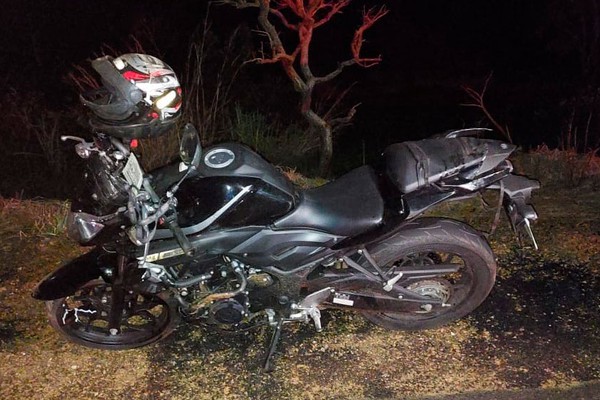 Motociclista de 51 anos morre após bater na traseira de carreta na MG 190, em Romaria