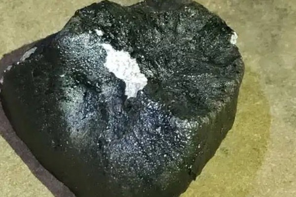 Meteorito visto na região de Patos de Minas é encontrado; ele foi formado há 1 bilhão de anos