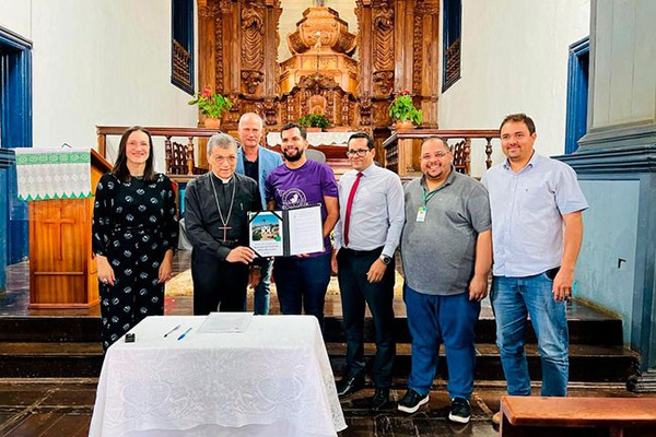 MP assina termo para restauração e revitalização de igreja de mais de 290 anos em Paracatu