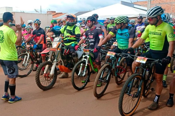 Abertura do Desafio AMAPAR de Mountain Bike movimenta Carmo do Paranaíba neste domingo