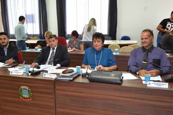 Câmara Municipal de Patos de Minas reduz quase pela metade o número de reuniões em 2016