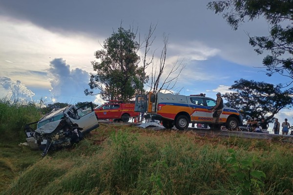 Tragédia: veículos batem de frente na BR 251 e 6 pessoas morrem próximo a Unaí