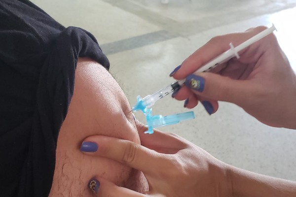 Patos de Minas é a terceira cidade do Estado em ranking de vacinação contra a Covid-19