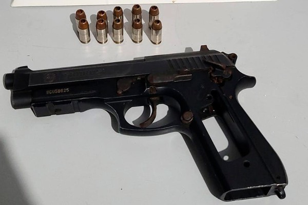 Homem que fez comunicação falsa de crime é preso com arma e munições em Patos de Minas