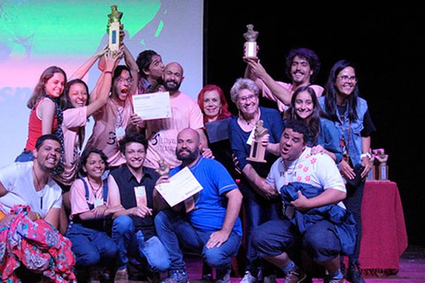 Grupo de Teatro do UNIPAM vence 4 prêmios em Festival Nacional de Teatro 