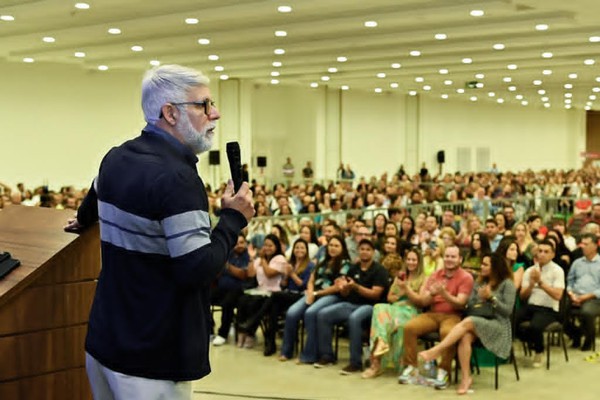 Pastor Cláudio Duarte está de volta em Patos de Minas