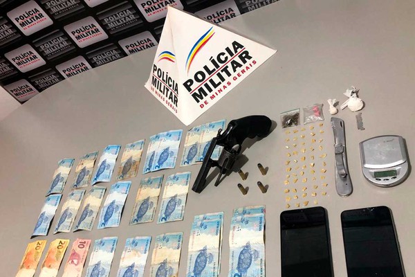 Após denúncias, homens são presos com drogas, armas e dinheiro em Monte Carmelo