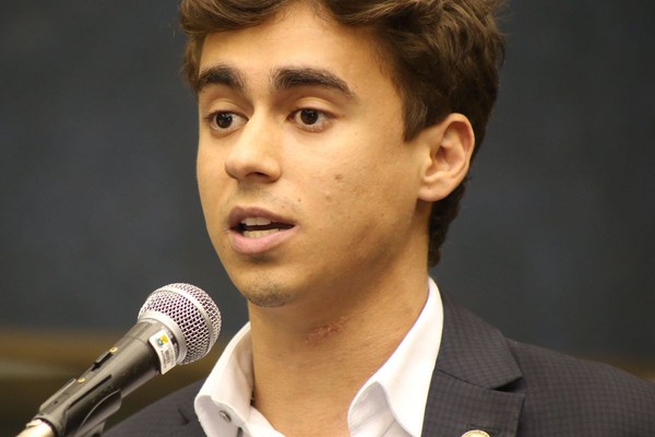 Nikolas Ferreira irá responder por injúria racial por ofensas a parlamentar transexual, quando era vereador em BH