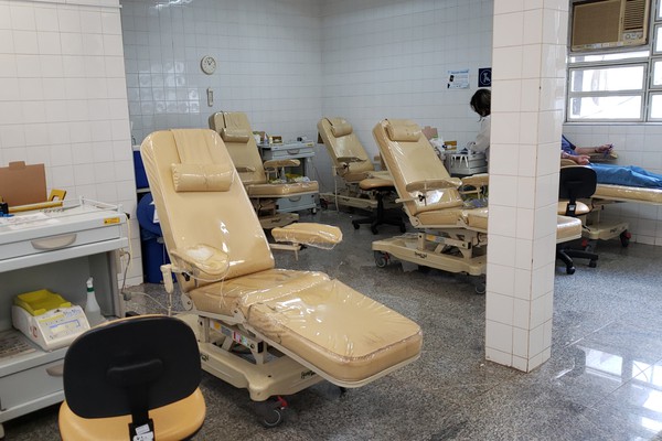 Hospitais cancelam cirurgias eletivas por escassez de sangue e hemocentro convoca doadores