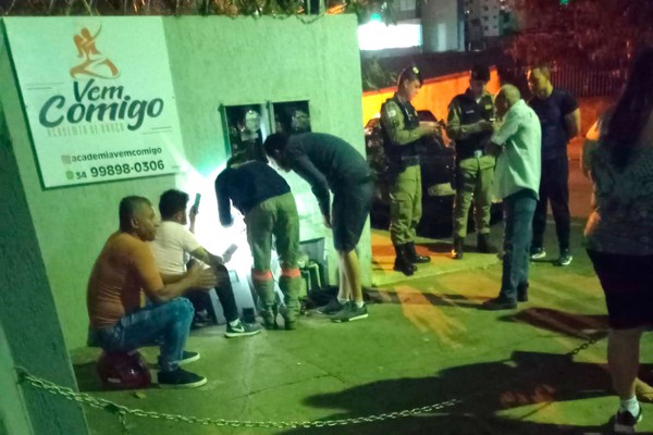 Ladrões furtam fiação de academia e deixam alunos de dança sem as atividades em Patos de Minas