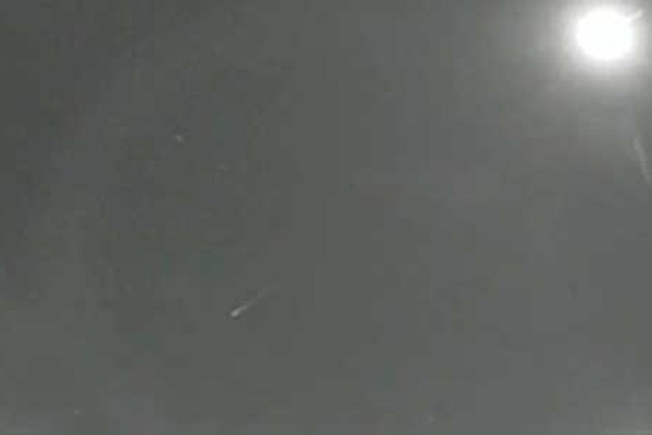 Observatório em Patos de Minas registra chuva de meteoros Líridas durante a madrugada