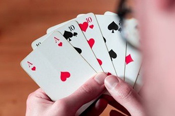Justiça mantém demissão de trabalhador que brigou em cooperativa por causa de jogo de cartas em MG