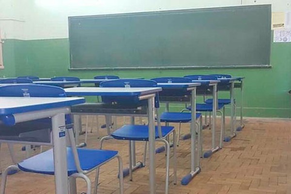 Estudante de Escola Estadual no Centro de Patos de Minas acusa professor de assédio sexual
