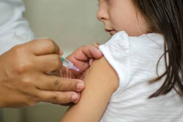 Patos de Minas vai vacinar crianças de 3 a 5 anos contra a Covid-19 no próximo sábado