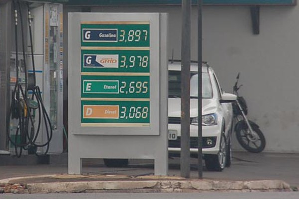 Após anúncio nacional de redução, preços dos combustíveis aumentam em Patos de Minas