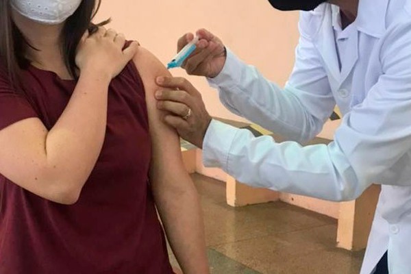 Prefeitura abre cadastro para vacinar pessoas com comorbidades de 18 a 44 anos