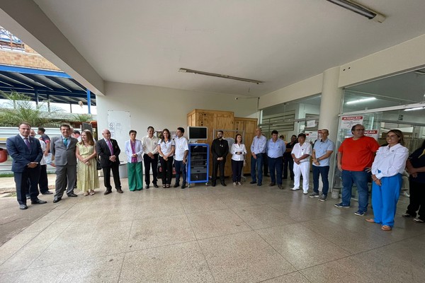 Rotarys de Patos de Minas doam equipamento de videolaparoscopia para a Santa Casa de Misericórdia