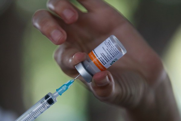 Ministro do STF suspende lei de Uberlândia que proibia punições a pessoas não vacinadas