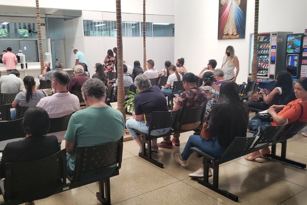 Último dia do Programa de Refinanciamento de Débitos faz lotar a Prefeitura de Patos de Minas