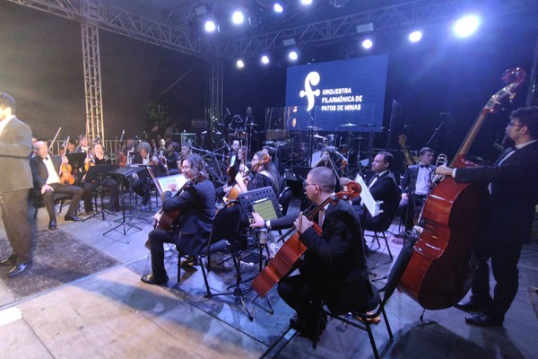 Fenapraça tem Orquestra Filarmônica e Baby do Brasil em show inédito em Patos de Minas