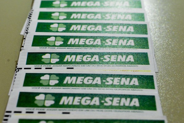 Mega-Sena acumula; prêmio chega a R$ 5,2 milhões