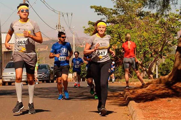 Corrida e Caminhada de São Vicente movimenta Patos de Minas com dezenas de participantes