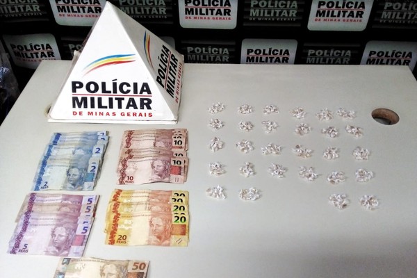 Polícia Militar prende jovem suspeito de tráfico com 280 pedras de crack em Patrocínio