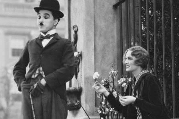 Festival Charles Chaplin vai ter exibição de filmes e debates sobre obra do artista no UNIPAM