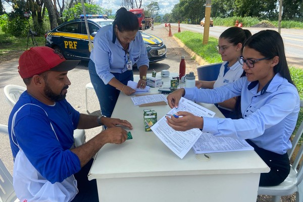 PRF mobiliza parceiros em Patos de Minas para verificar a saúde de motoristas profissionais