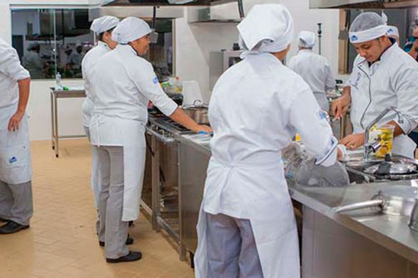 Curso Superior de Gastronomia da FPM vai oferecer curso de cortes e preparos de carnes 