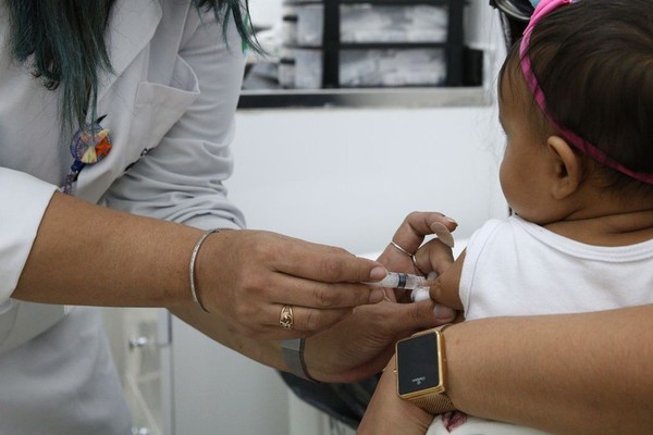 Prefeitura anuncia que vai iniciar a vacinação de bebês em Patos de Minas