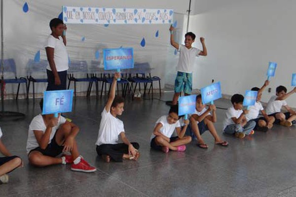 Apae Patos de Minas comemora Dia do Circo com apresentações artísticas