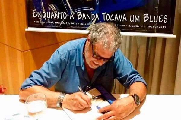 Artistas de várias partes do Brasil prestam homenagens ao poeta patense Wander Porto, vítima da Covid-19