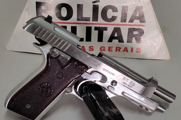 Motorista é preso ao ser flagrado transportando arma em carro na MGC 354 em Patos de Minas