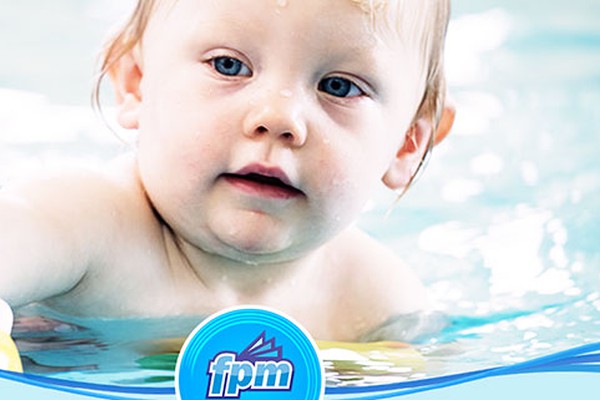 Coordenação de Educação Física da FPM promove curso de natação para bebês