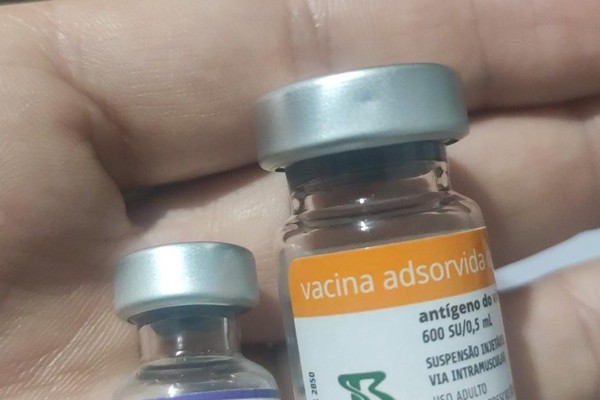 Prefeitura inicia apuração interna para saber como 8 frascos de vacina contra Covid-19 foram furtados