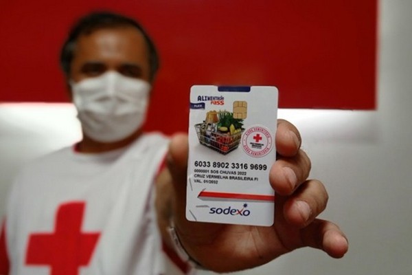 Famílias afetadas pelas enchentes irão receber cartão alimentação no valor de R$250 em Patos de Minas