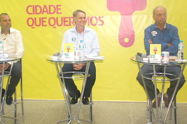 Adesp promove o primeiro debate entre os três candidatos a prefeito de Patos de Minas