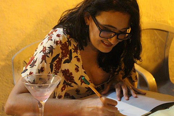 Escritora que viveu boa parte da vida em Patos de Minas lança livro nesta terça